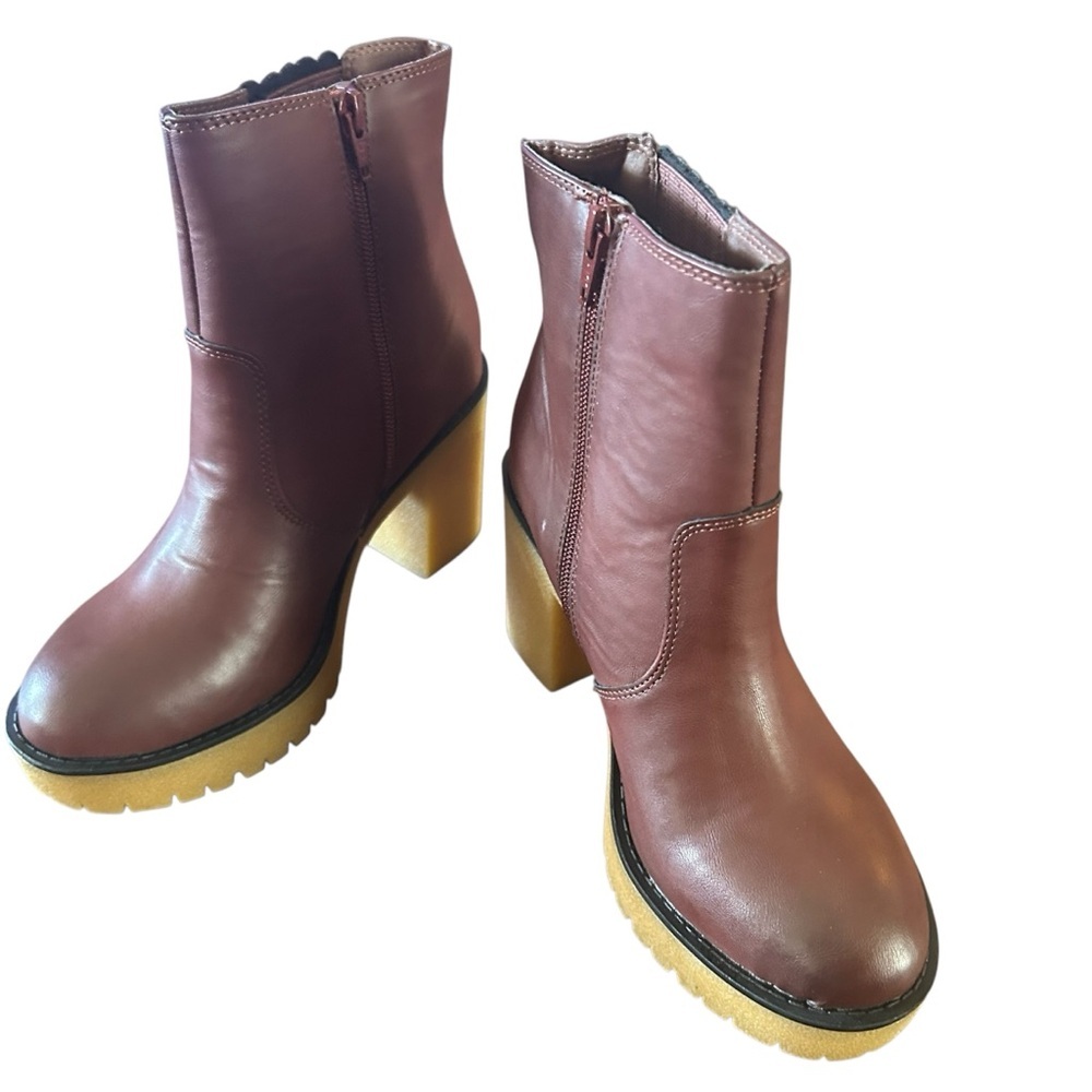 Sun + Stone Brown Lug Sole 1" Platform Lennii Round Toe Block Heel Booties